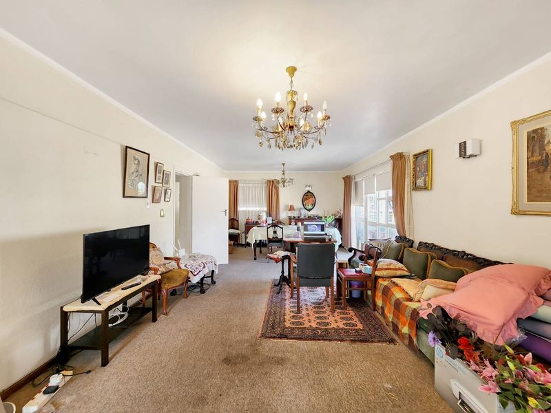 RENOVATOR’S DREAM! - Photo 8