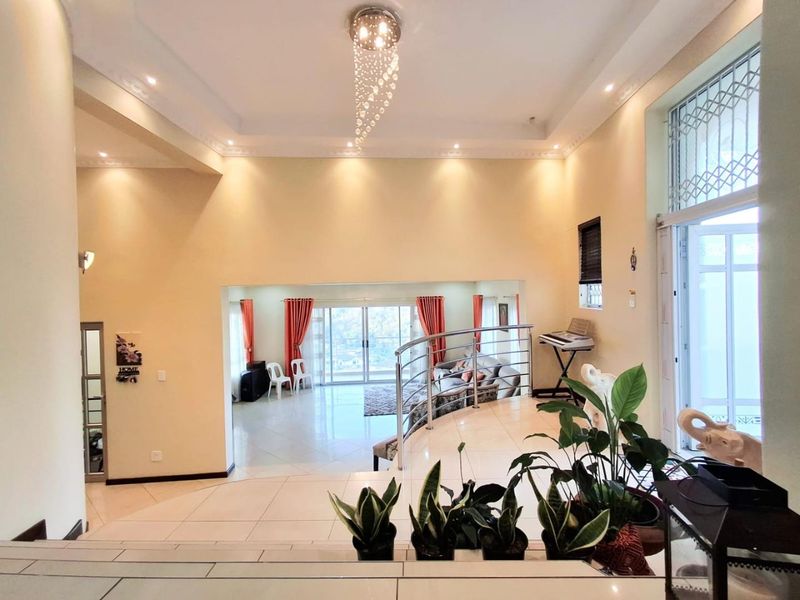 3 Bedroom House for sale in Silverglen - Photo 8