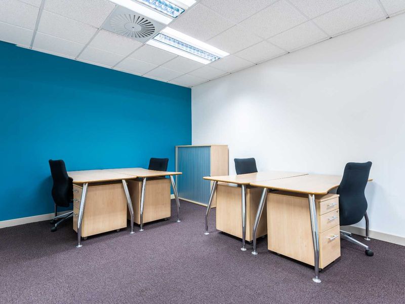 Serviced office space for 15 persons in Regus Umhlanga Ridge - Photo 3