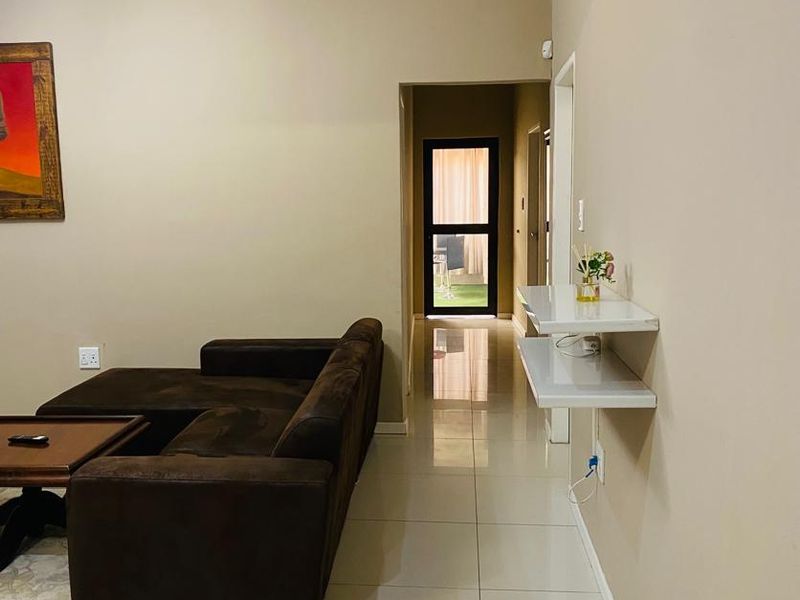 BEAUTIFUL 2 BEDROOM FLAT FOR RENT - WALVIS BAY,  MEERSIG - Photo 2