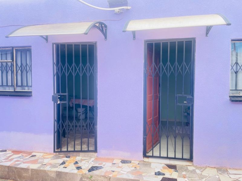 IMMACULATE HOME IN ORANGE FARM!!! - Photo 10