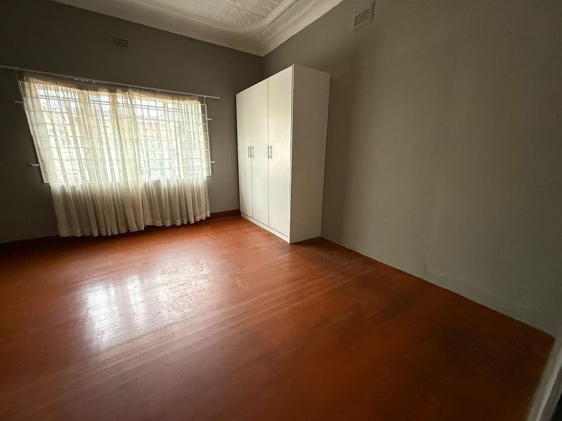 Newly Renovated 1-Bedroom Cottage - Photo 7