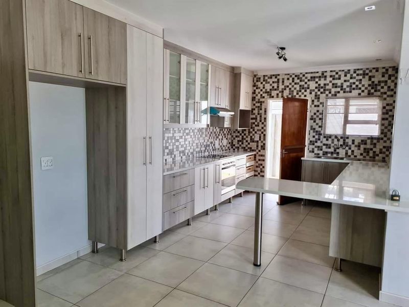 3 Bedroom House For Sale in Okahandja - Photo 2