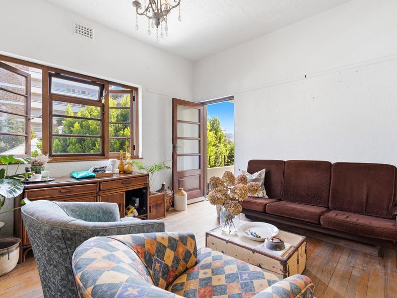 Charming Art Deco Corner Apartment with North Facing Views in Upper Gardens - Photo 7