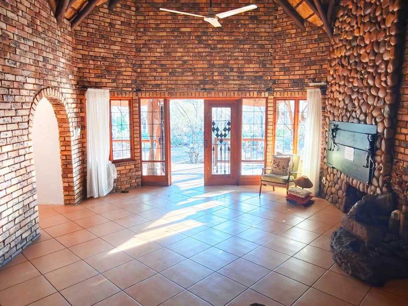 Two Homes, Wild Garden & Entertainment Area—Perfect Investment - Photo 8