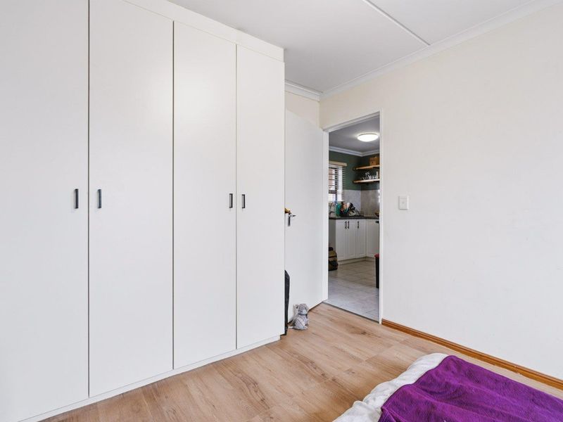 Cozy First-Floor Apartment - Steps from the Beach & Cafés - Photo 9