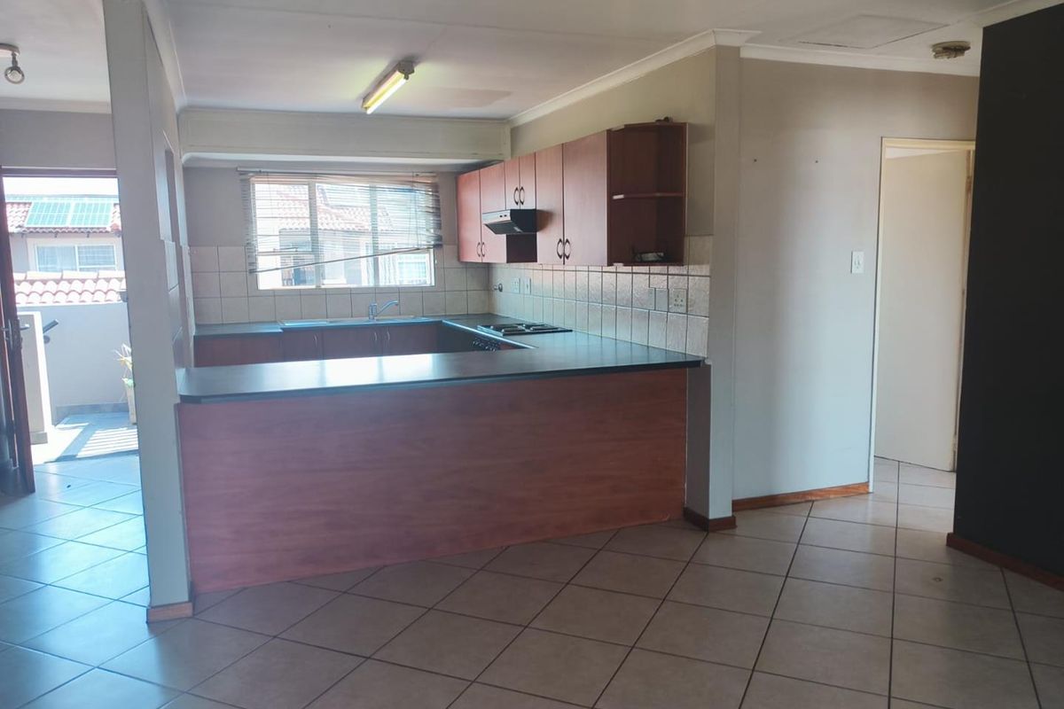 2 BED UNIT + BALCONY + GUARD - Photo 5