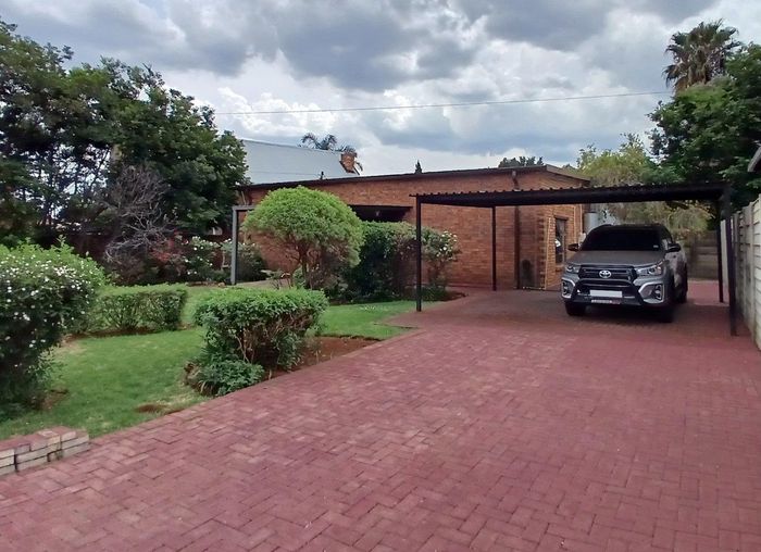 Property #2426159, House For Sale in Brackenhurst