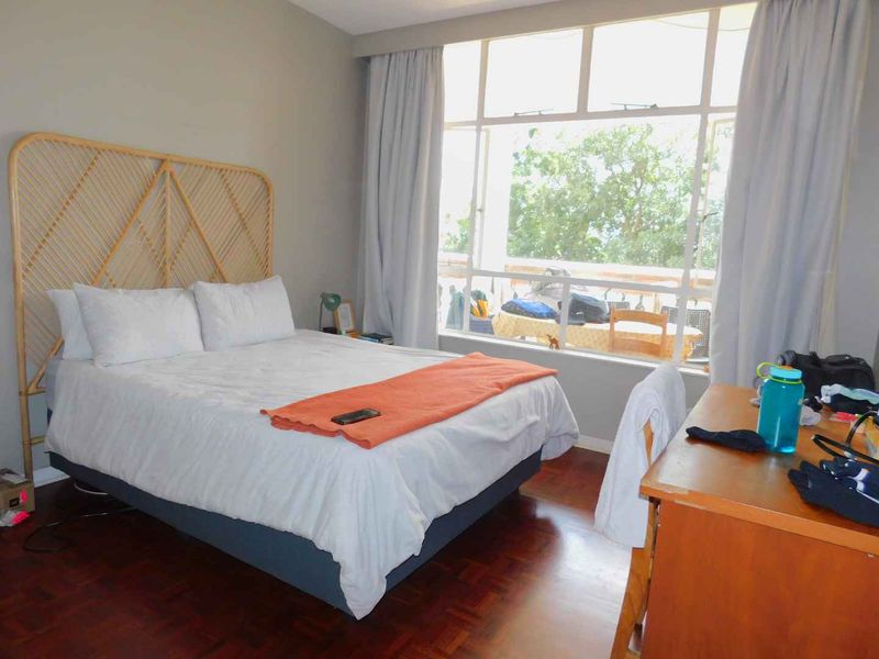 Four bedroom apartment in Illovo - Photo 8