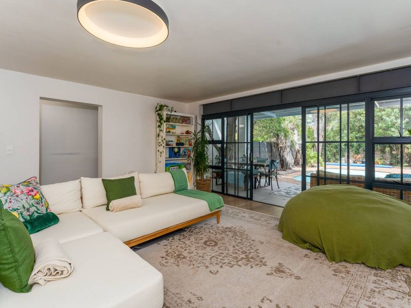 Brand new listing in ever popular Timour Hall - Photo 4