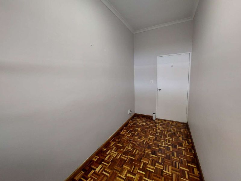 Room Available for Health Professional - Photo 2