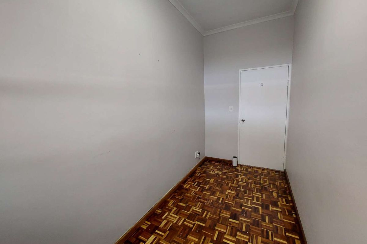 Room Available for Health Professional - Photo 2