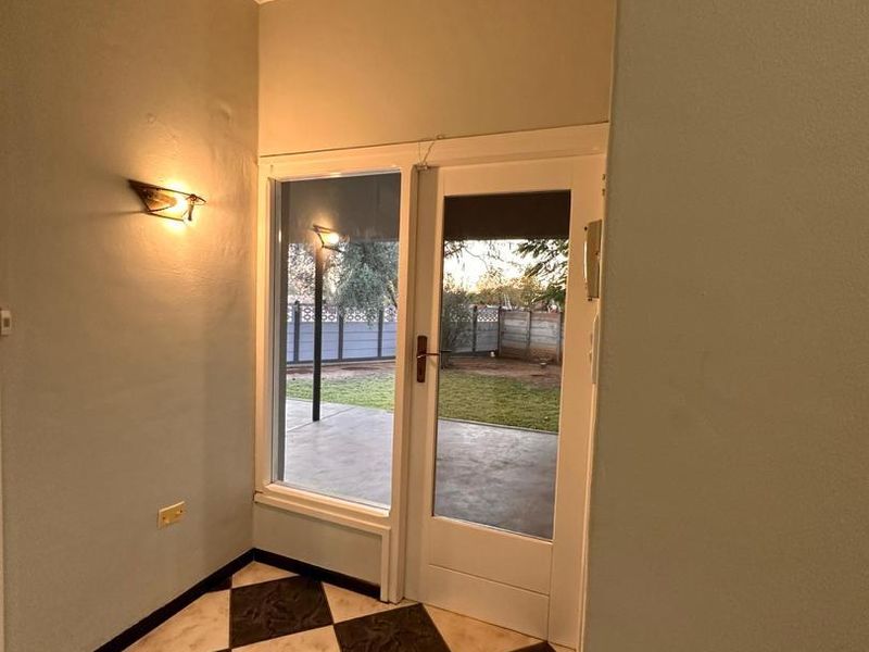 3x Bedrooms House with Flats For Sale in Tsumeb With 2x Bedrooms Flat - Photo 9