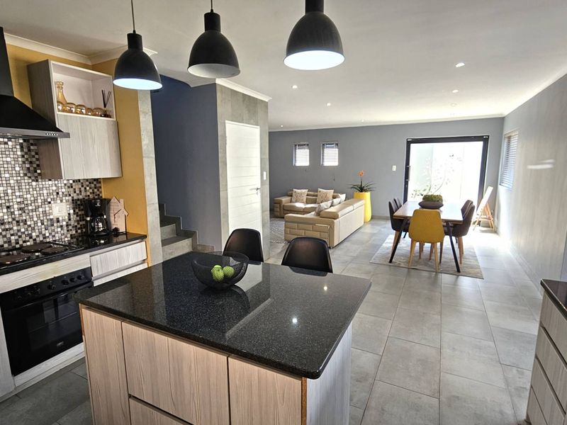 3 Bedroom Family Home in Melodie Hartbeespoort - Photo 7