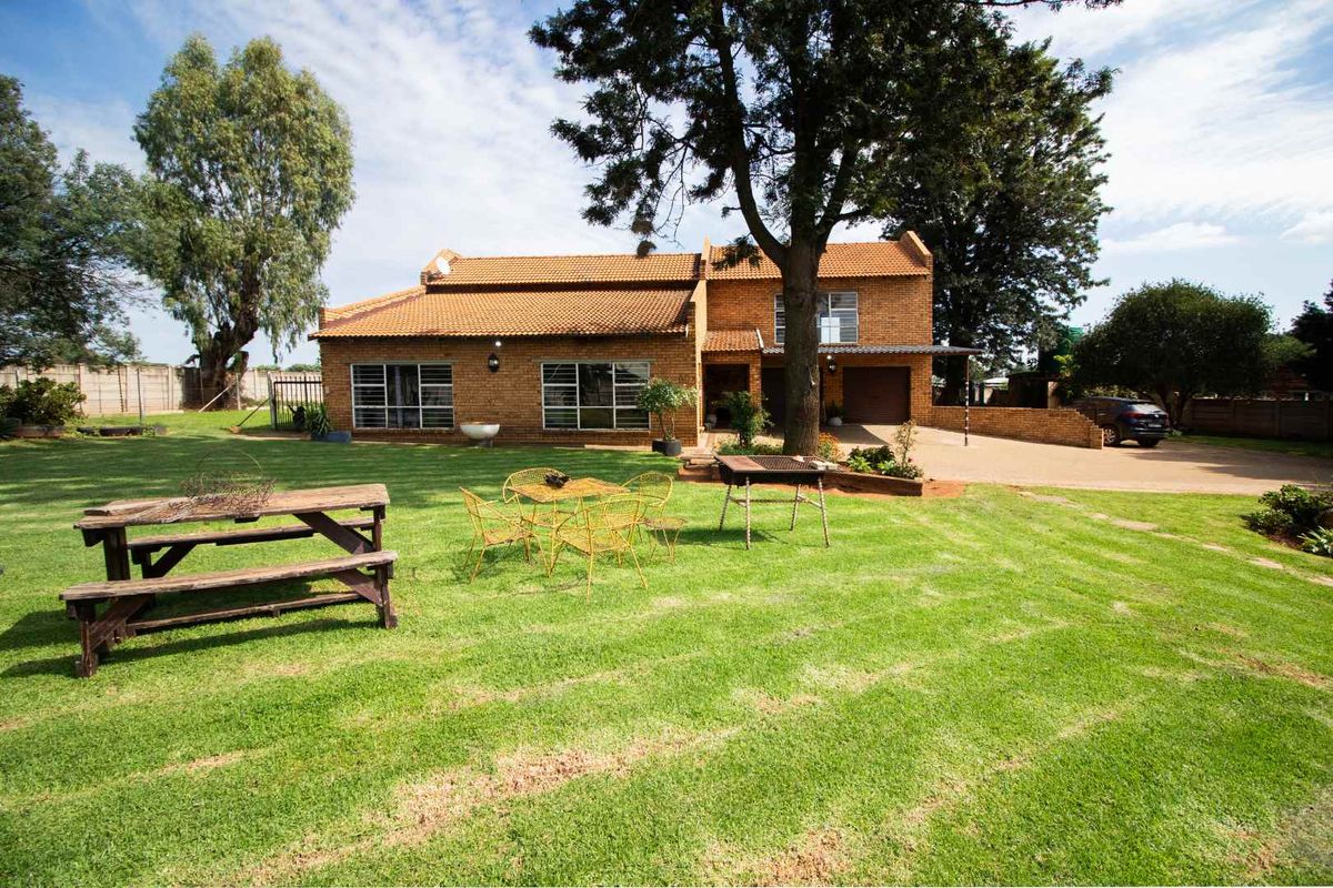 3.2 Hectare Agricultural Holding with Exceptional Potential For Sale in Elandsvlei, Randfontein - Photo 3