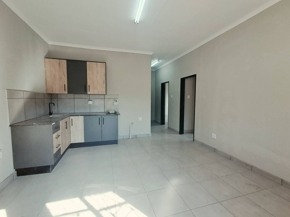 Kitchen & living