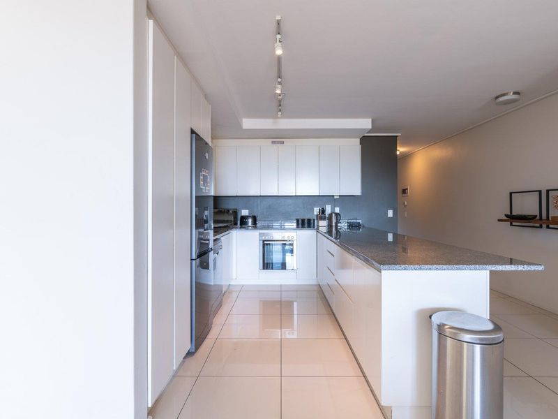 Light and Bright Green Point Apartment - Photo 10