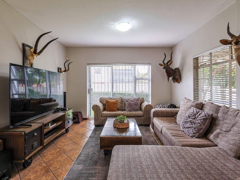 Exclusive 3BR Gem in Quiet Colby Enclave - Photo 8