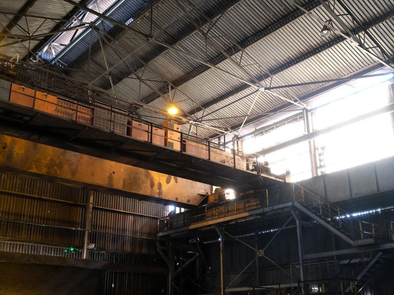 TO LET - WORKSHOP WITH 90 TON & 20 TON CRANES, OFFICE & YARD - Photo 7