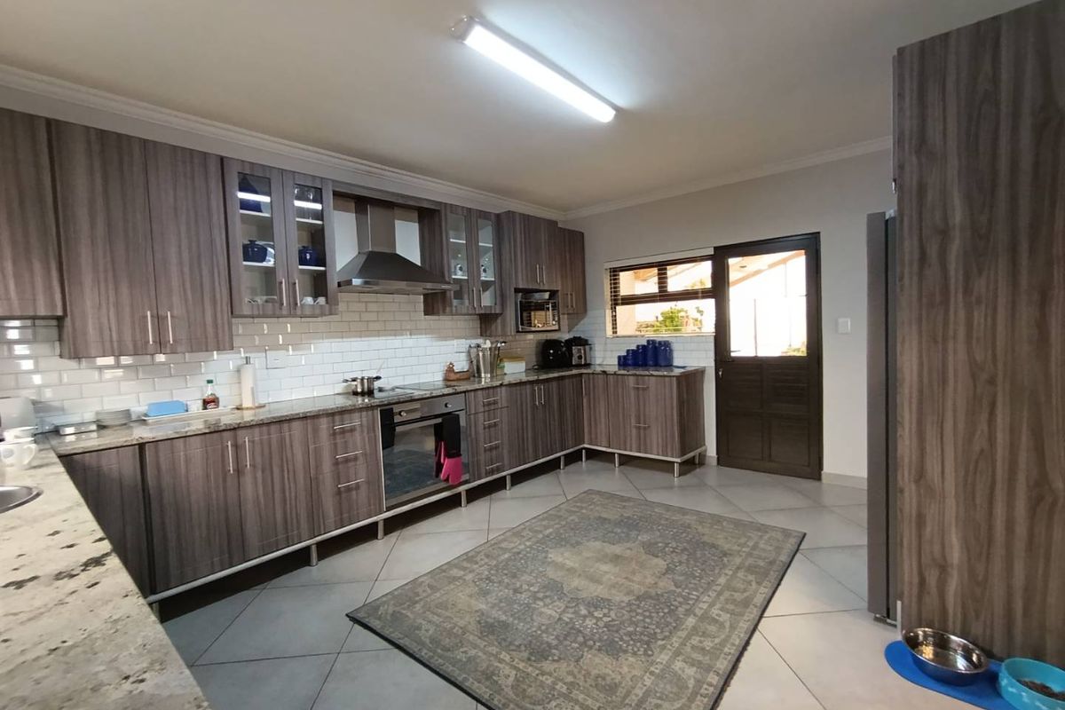 Family home for sale - Opposite Pro-Ed School - Swakopmund - Photo 5