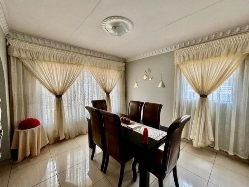 3 Bedroom House For Sale in Vanderbijlpark CW2 - Photo 5