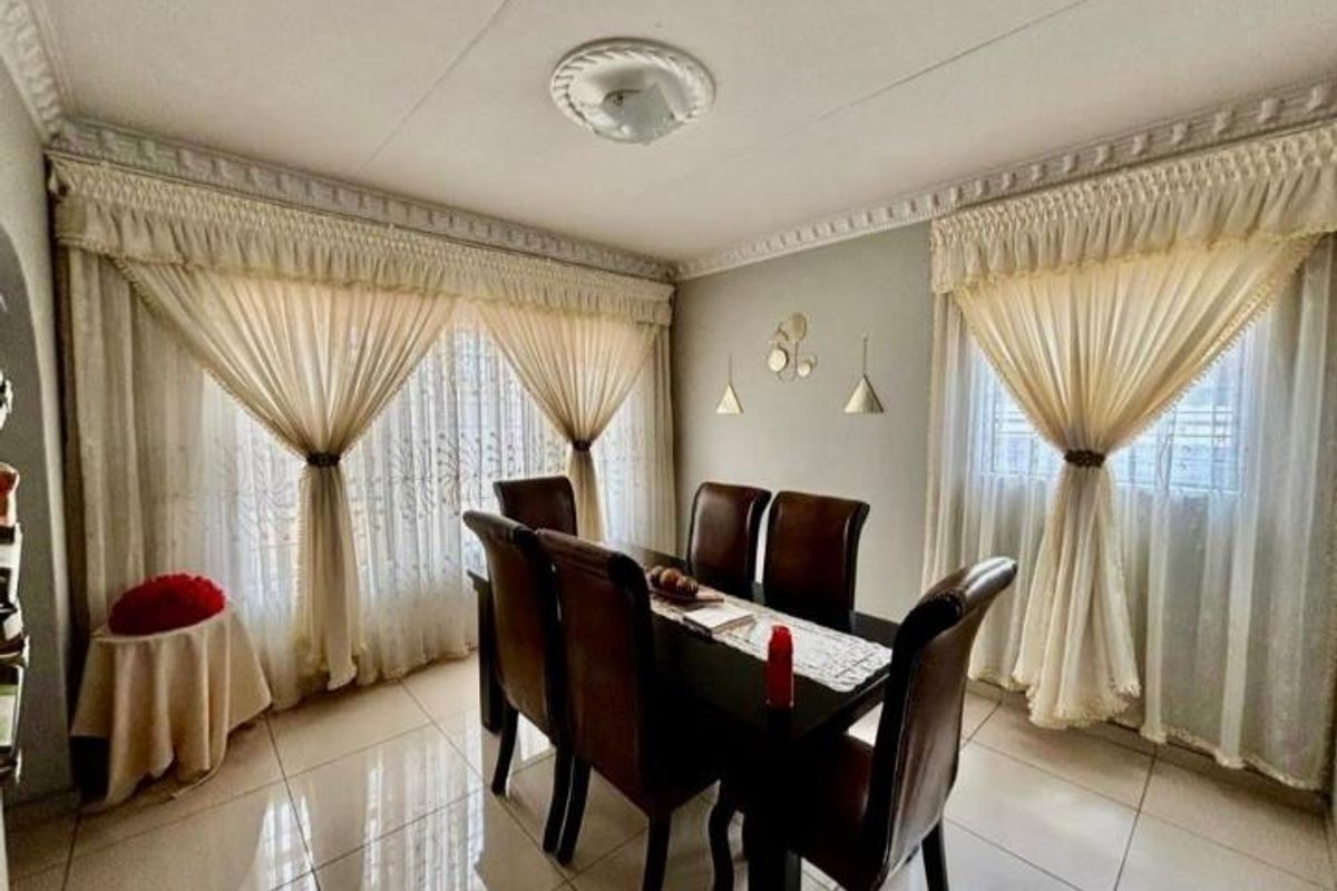 3 Bedroom House For Sale in Vanderbijlpark CW2 - Photo 5
