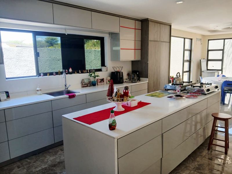 5 Bedroom Auasblick Mansion for Sale - Photo 4