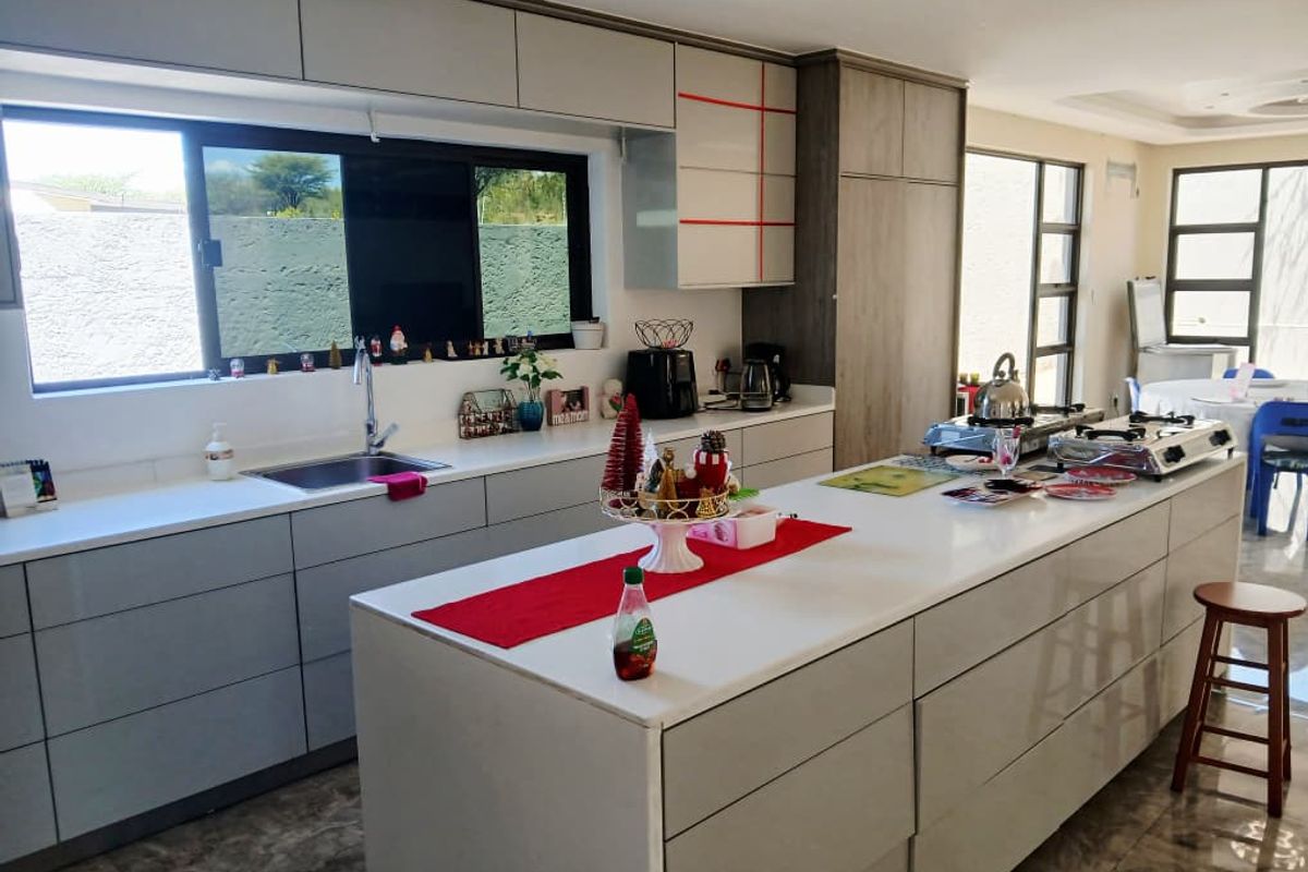 5 Bedroom Auasblick Mansion for Sale - Photo 4