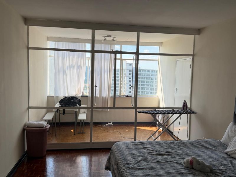 Top Floor Apartment! - Photo 10