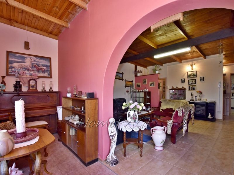 Ext 1, Henties Bay:  Large older home is fore sale - Photo 3