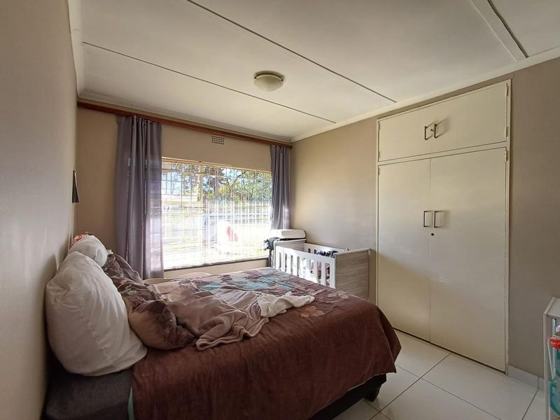 Perfect for the Young Professional or Single Tenant – Cozy, Convenient Living on Republic Road - Photo 5