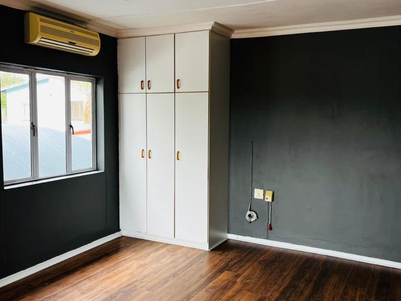 Freestanding House For Rent - Photo 5