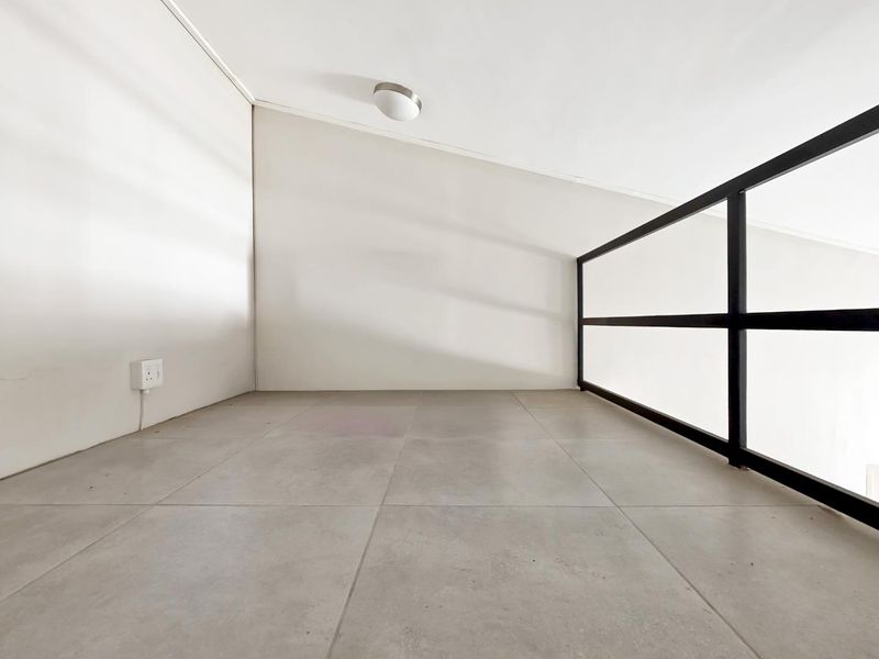 TRENDY OBS APARTMENT WITH ELEVATED VIEWS - Photo 10