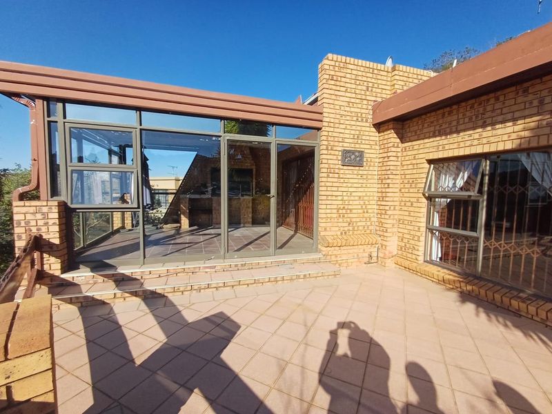 Glenvista,4 Bedroom house with study - Photo 2