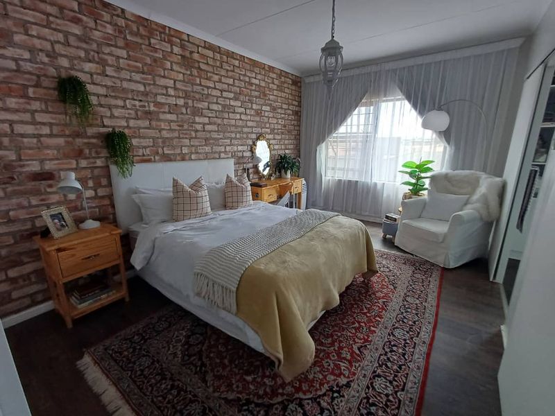 Absolute Stunner! - Photo 2