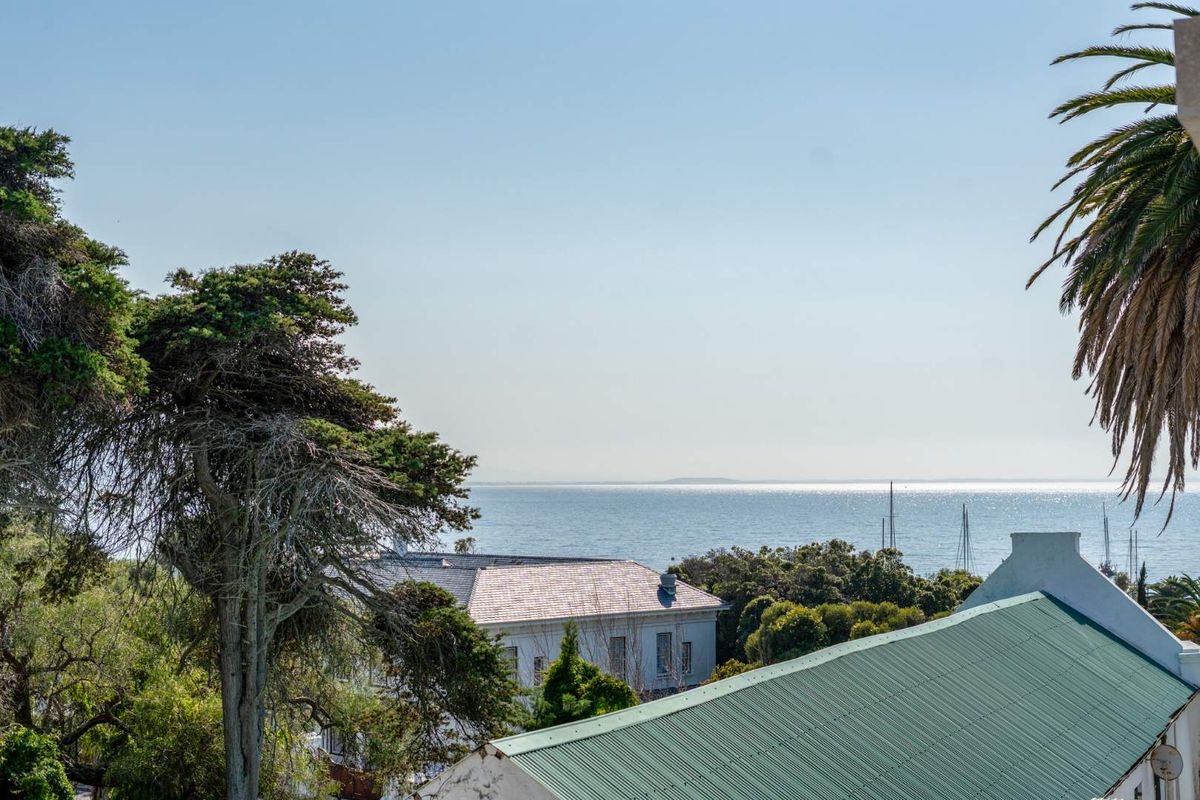 Fully Furnished 2-Bedroom Apartment – Marina Views, Simon’s Town - Photo 4