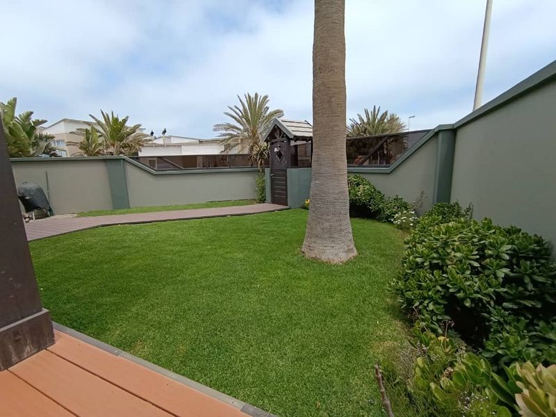 Vogelstrand Gem: Stunning Views, Prime location - Home for Sale - Photo 8