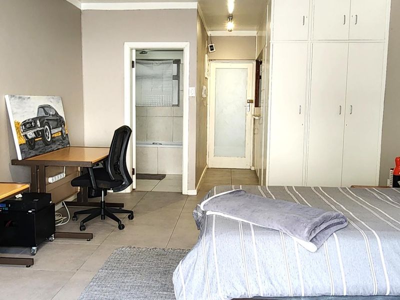 Unfurnished Studio apartment with safe parking - Photo 5