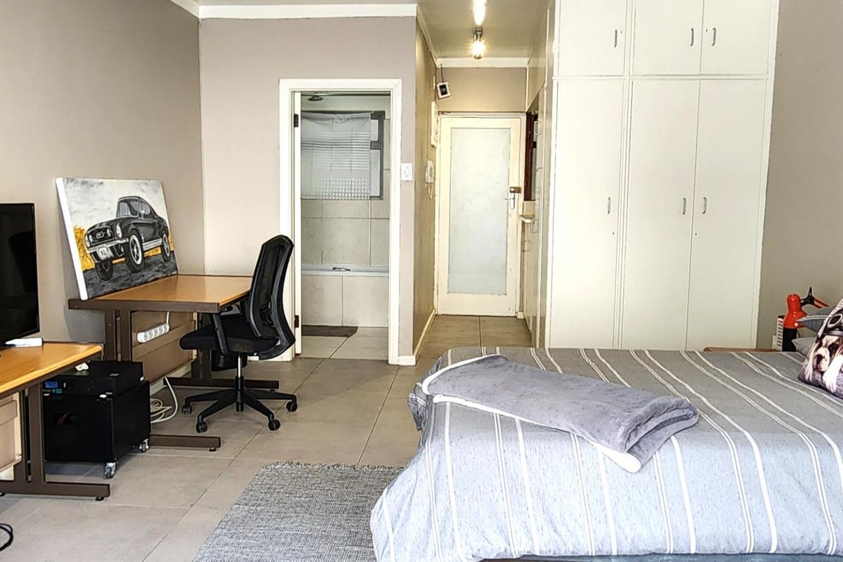 Unfurnished Studio apartment with safe parking - Photo 5