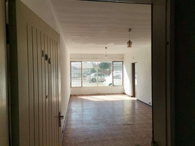Neat 1 Bedroom Ground Floor Apartment To Let in Witpoortjie - Photo 2