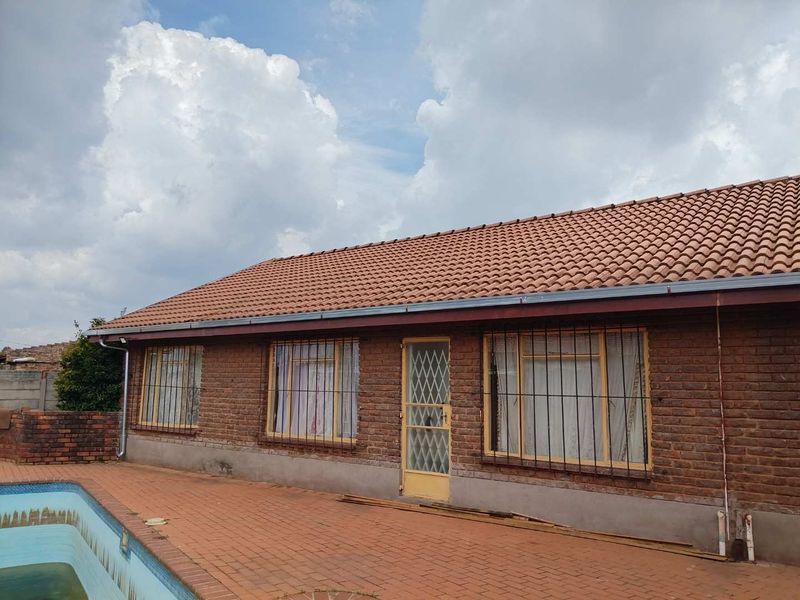 House for sale in Eloff - Photo 4