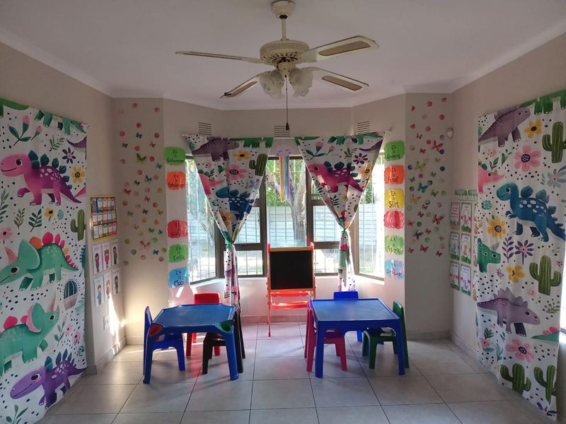 Spacious 3-Bedroom Family Home For Sale with Pool, Entertainment Area & Greenbelt Views - Photo 7