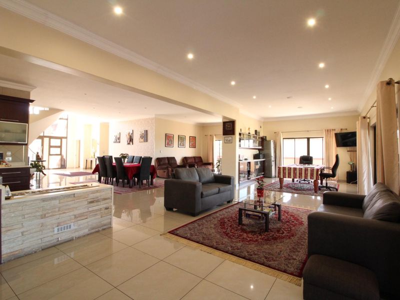 Luxury Fairway Living with Exceptional Views - Photo 8