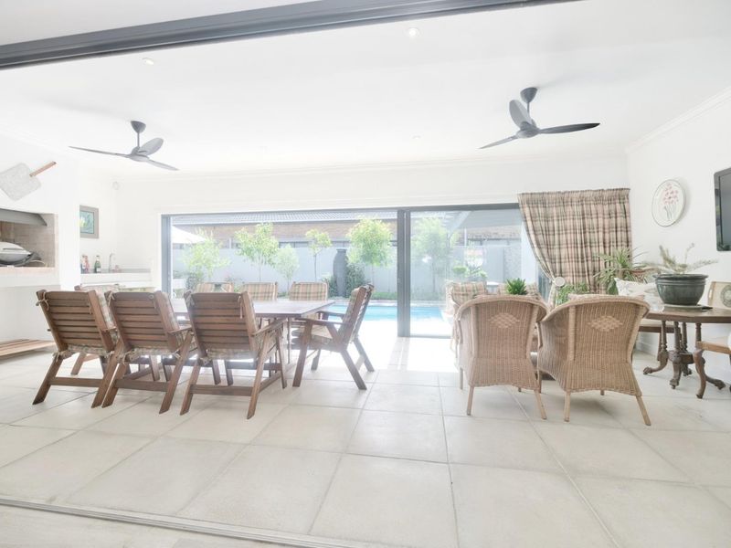 Exquisite Holiday Rental - Photo 8