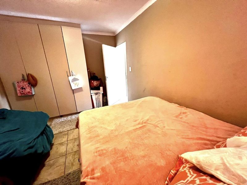 2 Bedroom Townhouse for Sale in Otjomuise - Photo 9