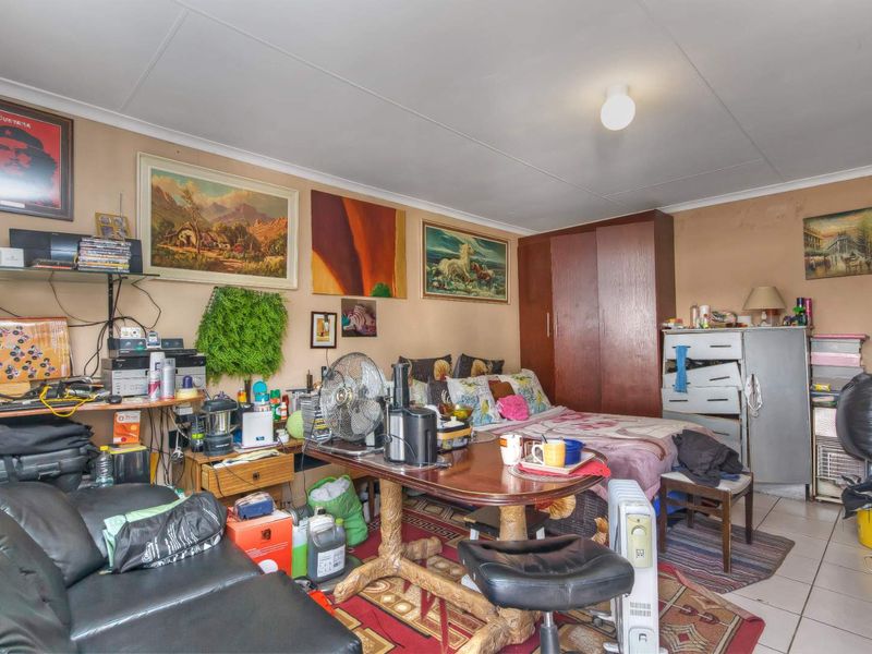 4 Bedroom 2 bathroom family home - Photo 6