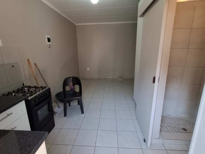 Grannyflat available in Silverton - Photo 2
