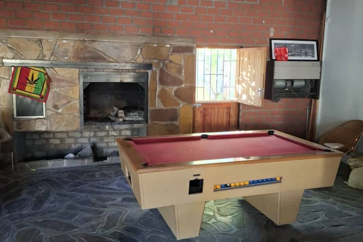 Ample Parking & Prime Location—Perfect for Your Business in Suiderhof - Photo 2