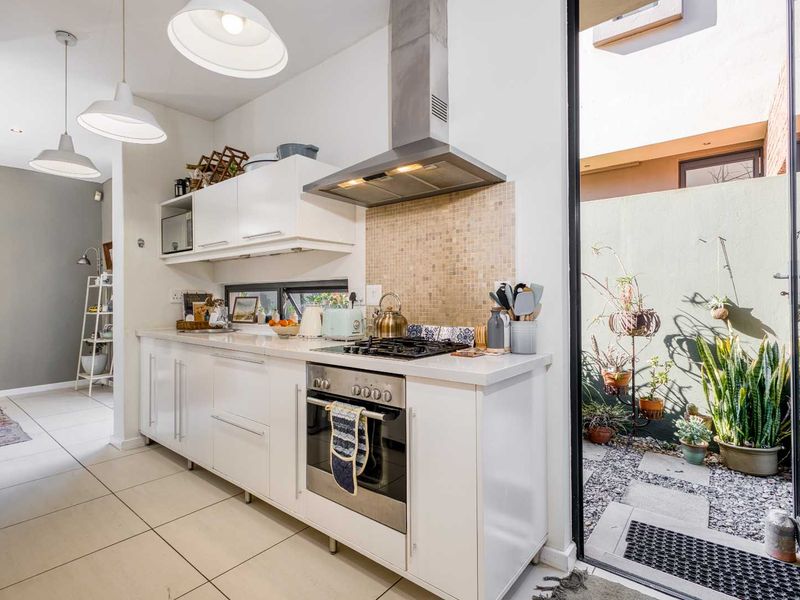 MODERN 3 BEDROOM HOUSE FOR SALE IN NORTH RIDING - Photo 6