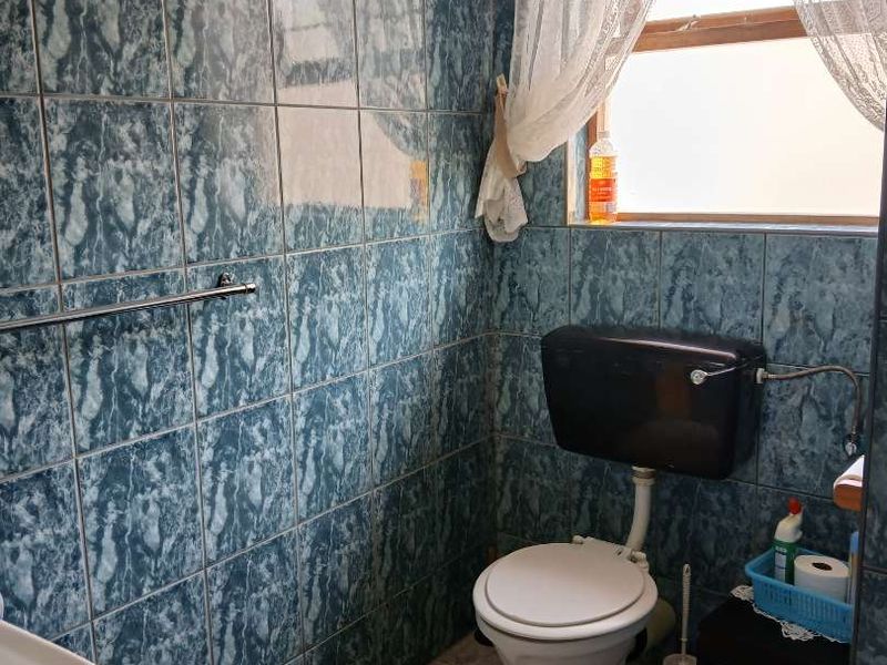 Corner property : Perfect for self catering units!! - Photo 9